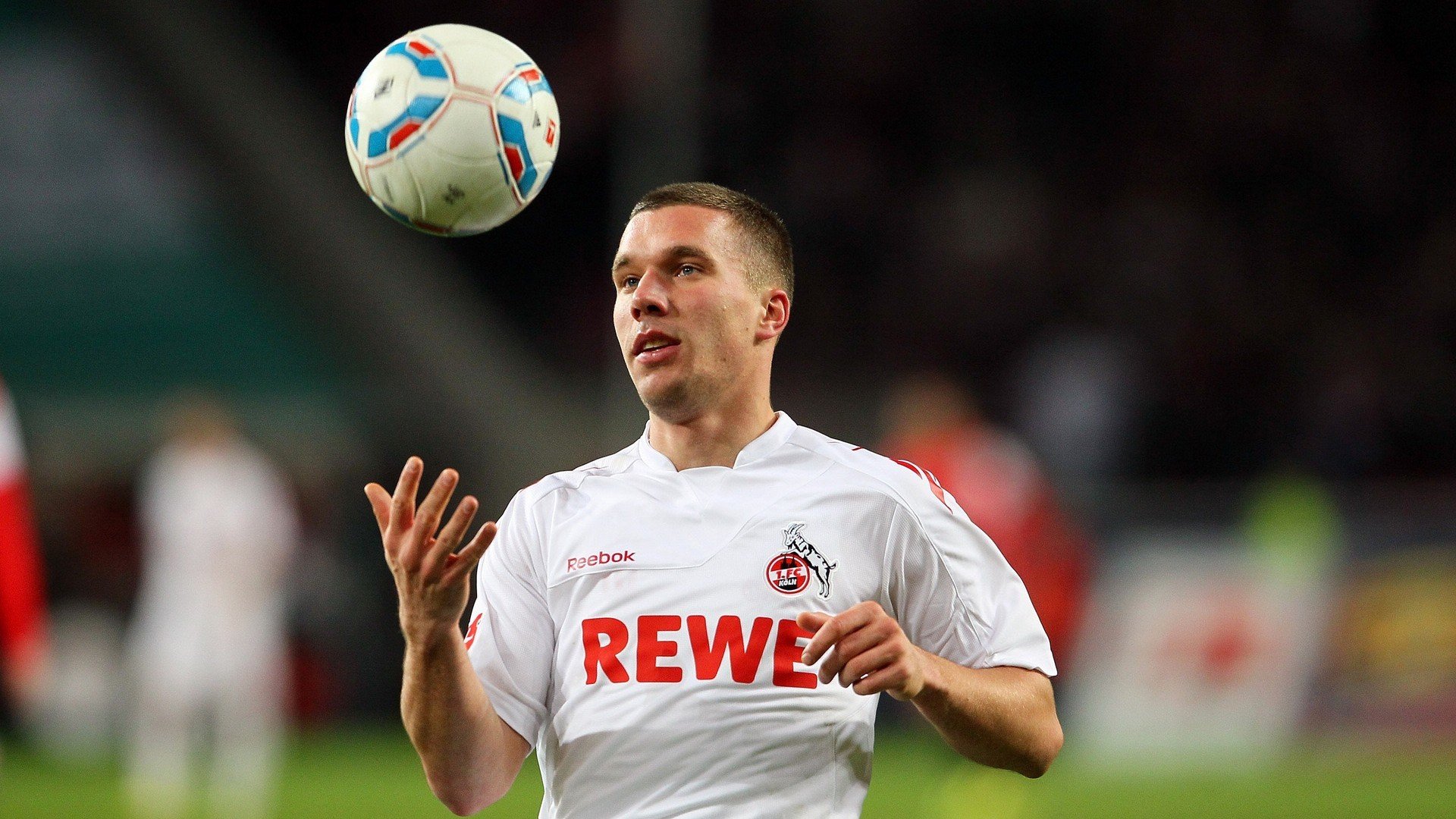 热议：皇马艰难胜出，成功晋级欧冠半决赛！，10-11赛季欧冠半决赛皇马vs巴萨